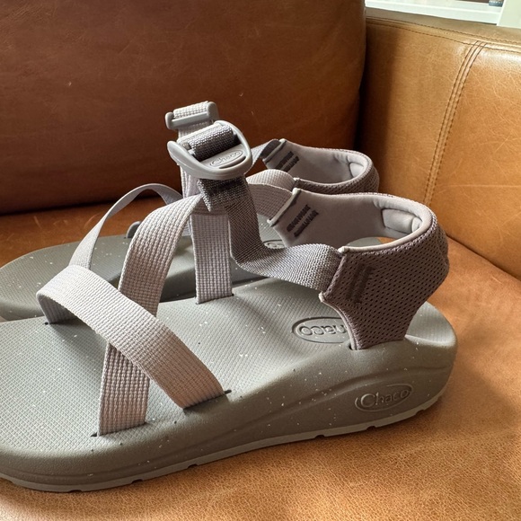 Chaco Shoes - Chaco Women’s Cushz Sandals in Dusty Purple size 8